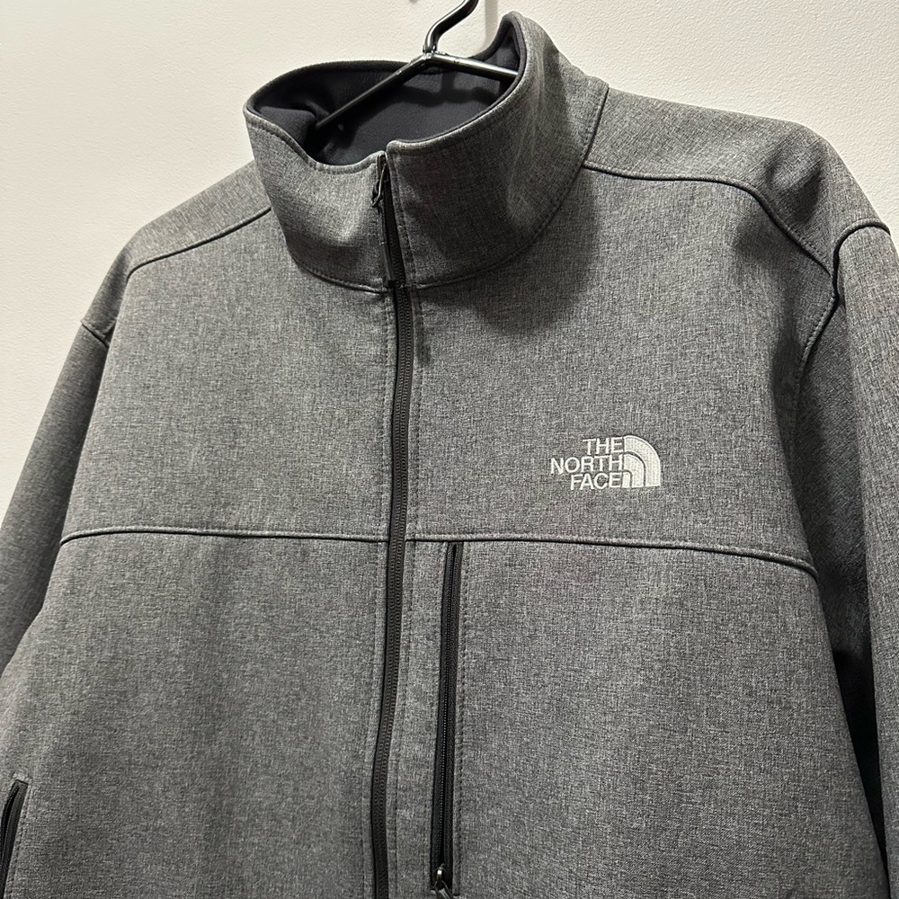 THE NORTH FACE - Grey Windwall Jacket